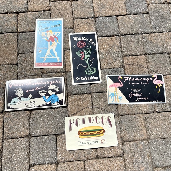 Whimsical Vintage Themed Metal Wall Accents/Bundle of 5 - Picture 1 of 6